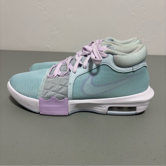 Nike Lebron Witness 8 Easter Glacier Blue Men\'s Basketball Shoes Athletic Size 8 main image 10